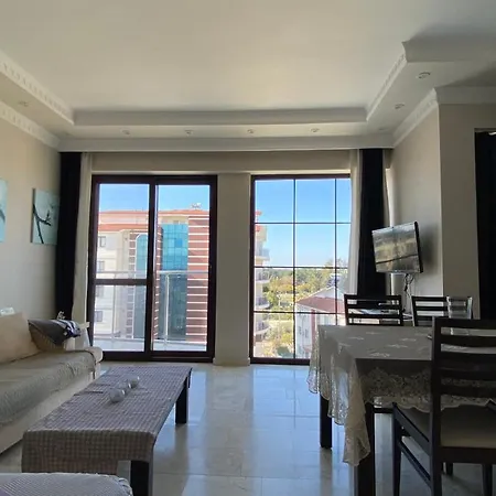 Odyssey Court דירה